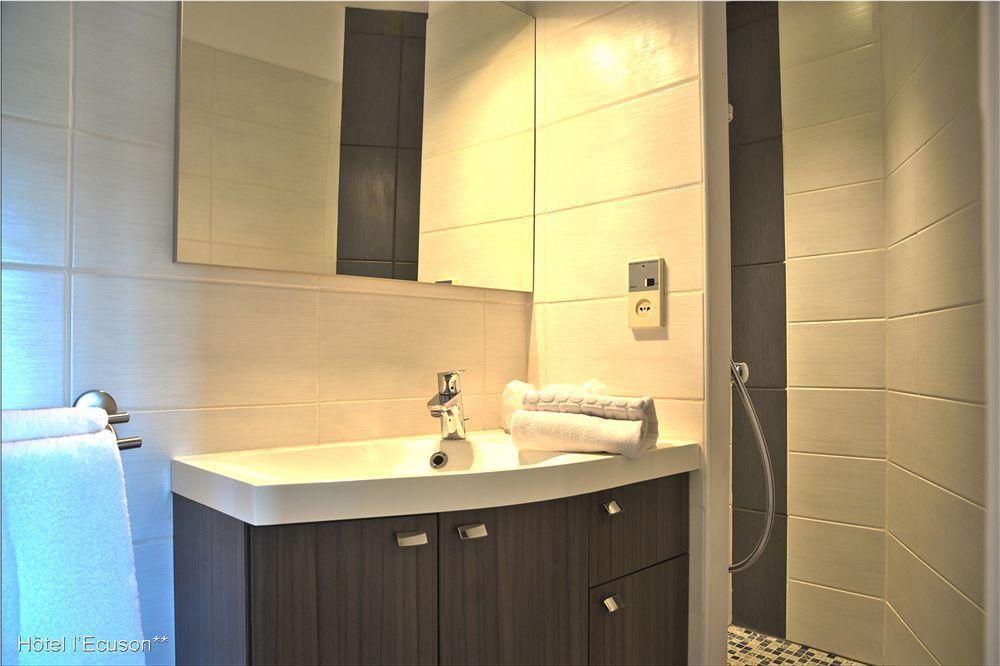 Hotel Ecusson Saint-Hilaire-de-Brethmas Zewnętrze zdjęcie