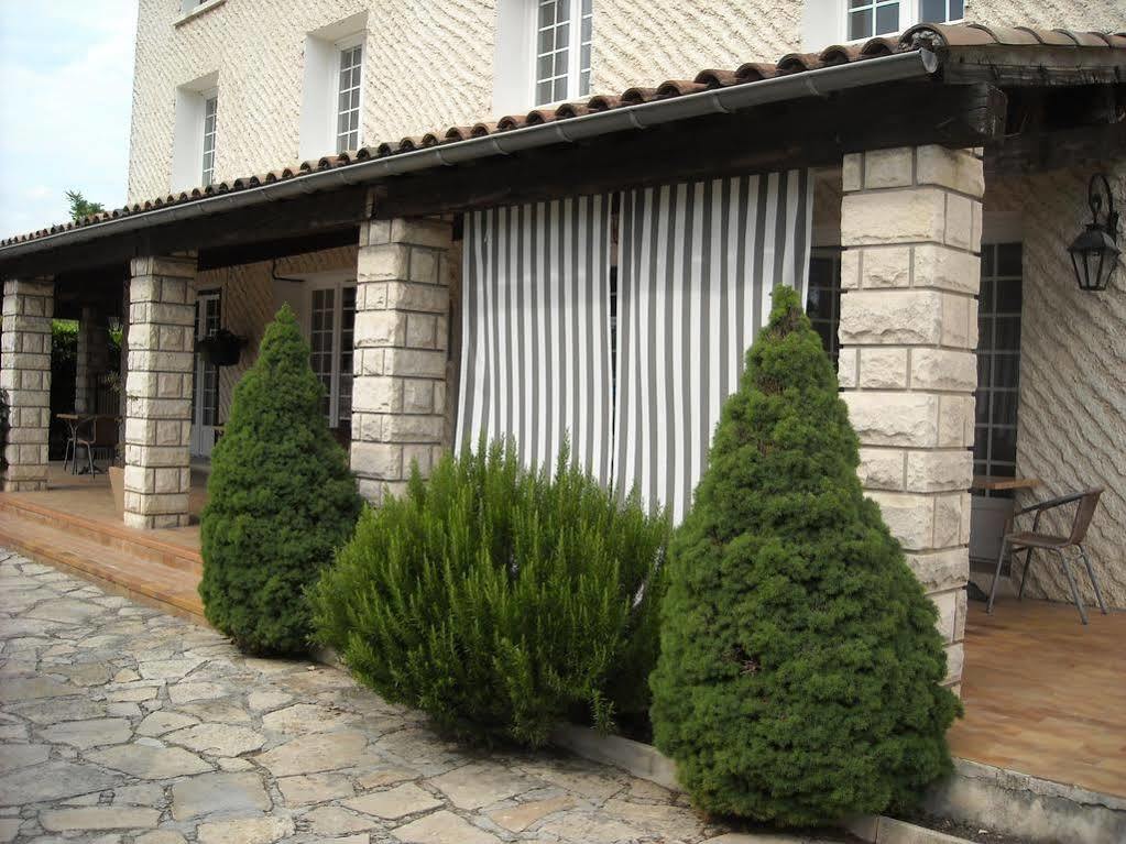 Hotel Ecusson Saint-Hilaire-de-Brethmas Zewnętrze zdjęcie