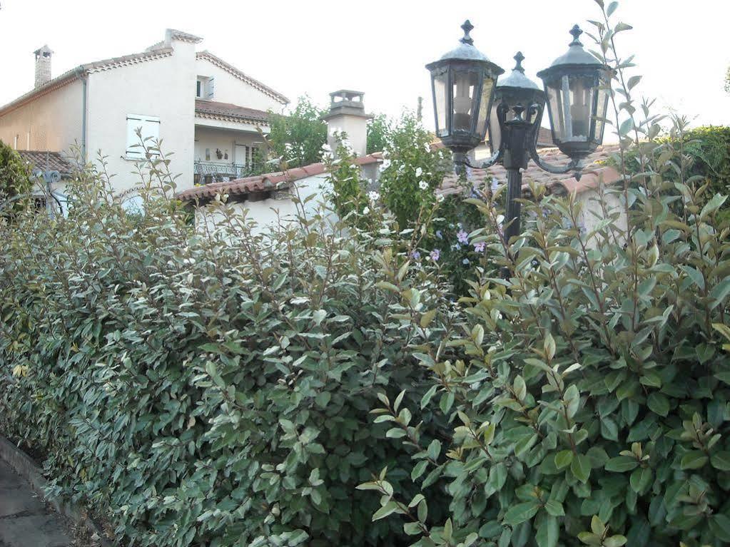 Hotel Ecusson Saint-Hilaire-de-Brethmas Zewnętrze zdjęcie