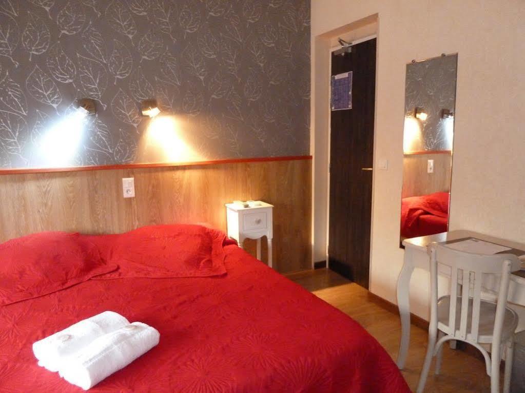 Hotel Ecusson Saint-Hilaire-de-Brethmas Zewnętrze zdjęcie
